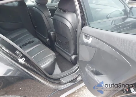 2013 Hyundai Veloster Turbo W/Black z USA, uszkodzony, nr VIN KMHTC6AE6DU179365